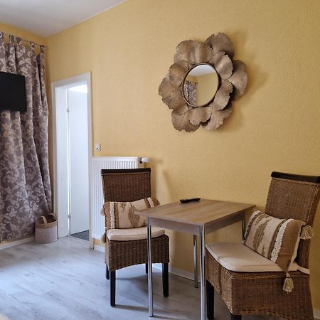 Ricks City Hotel ترير المظهر الخارجي الصورة