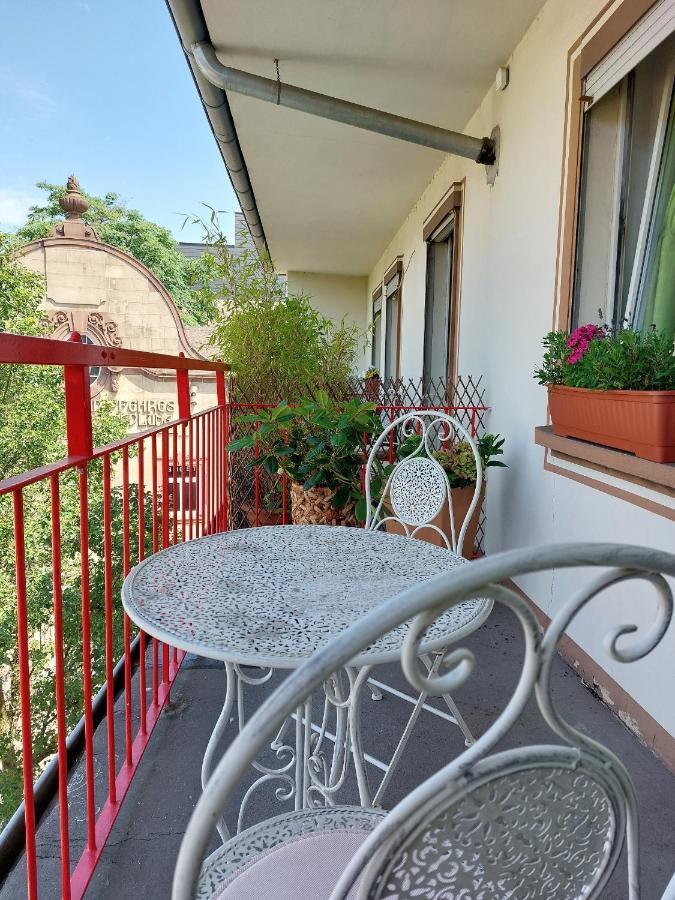 Ricks City Hotel ترير المظهر الخارجي الصورة