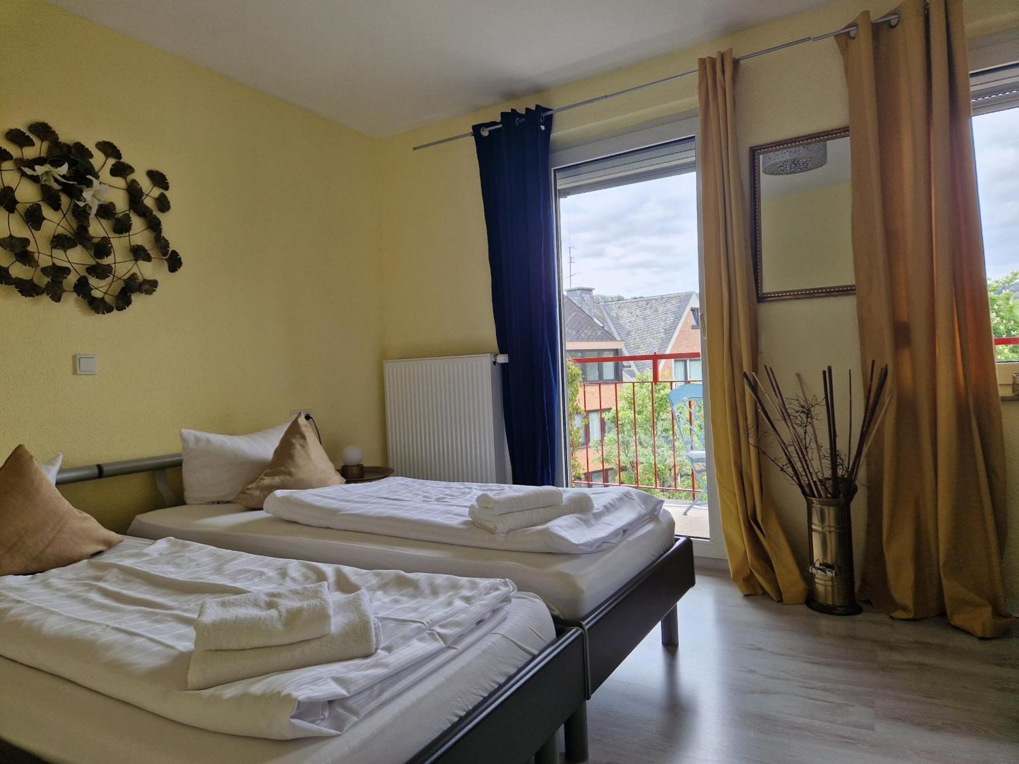 Ricks City Hotel ترير المظهر الخارجي الصورة