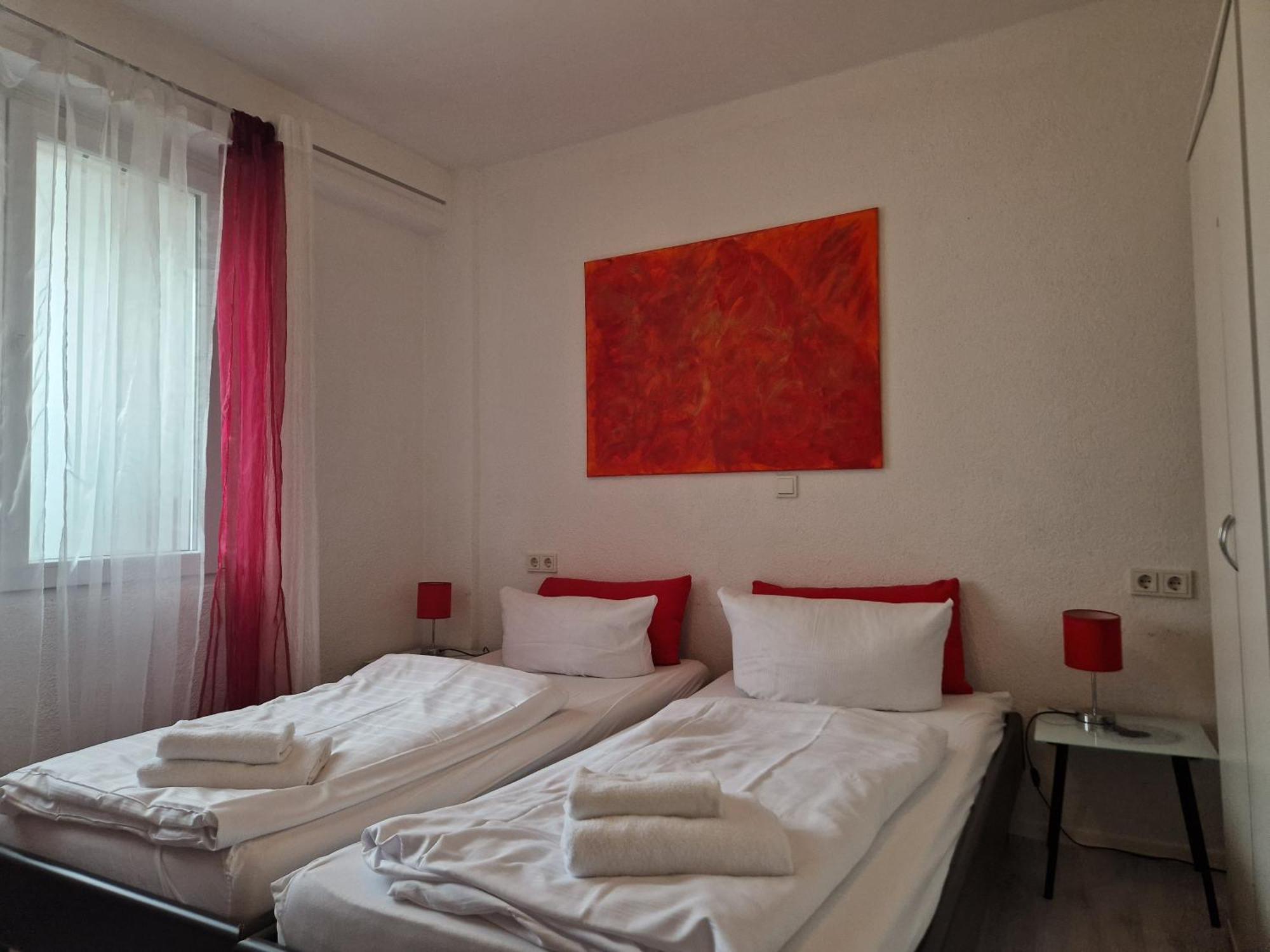 Ricks City Hotel ترير المظهر الخارجي الصورة