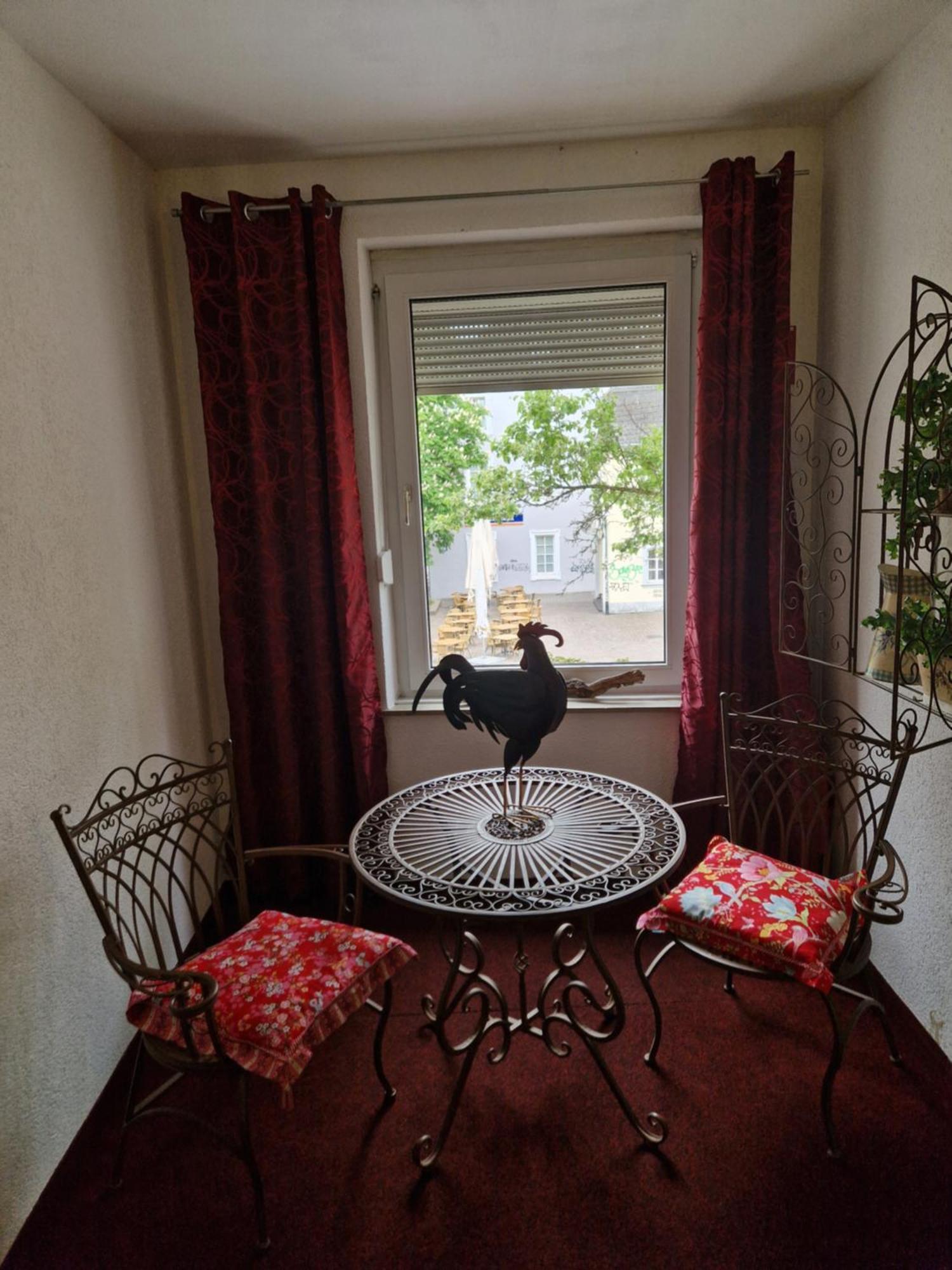 Ricks City Hotel ترير المظهر الخارجي الصورة